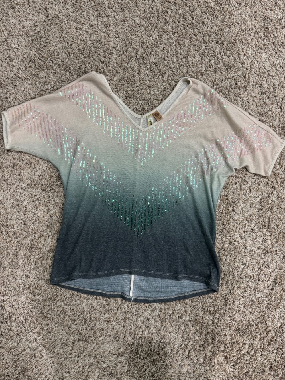 Eyeshadow Cream to Grey Ombre short sleeve shirt with sequins size Large